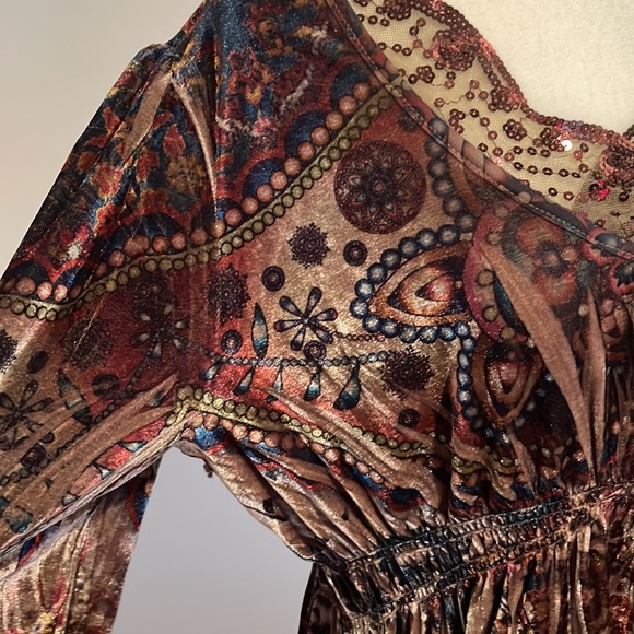 Beautiful blouse - Picture 3 of 6